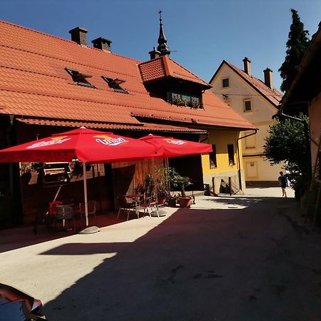 לינה וארוחת בוקר Lovrenc na Pohorju Penzijon Urbanc מראה חיצוני תמונה